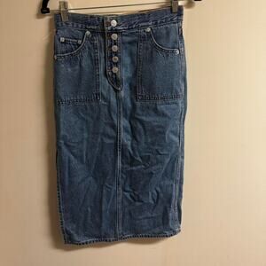 Levis Reverse Side Slit Skirt Bnwt size 23” waist